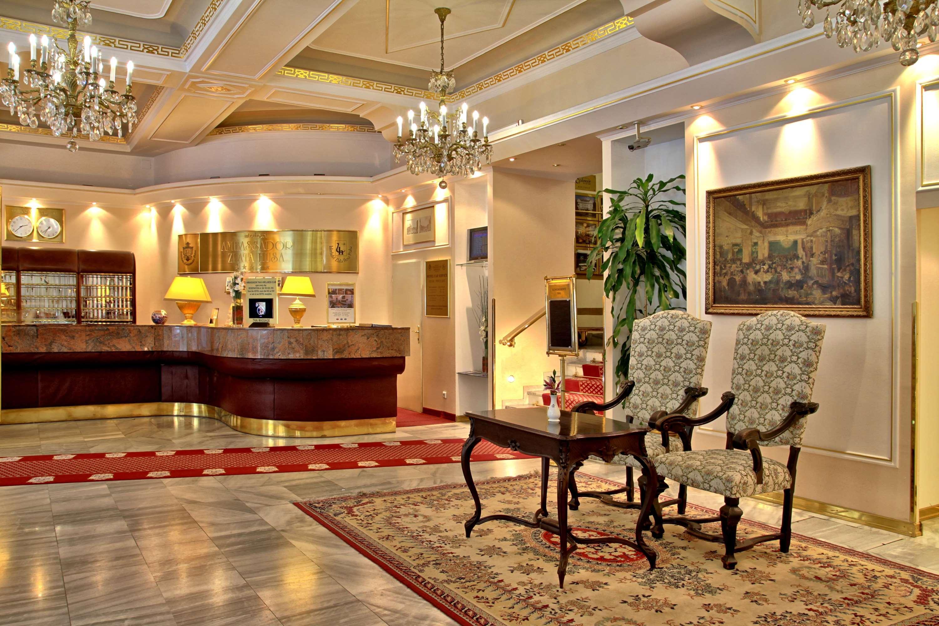 Ambassador Zlata Husa Prag Eksteriør billede Lobby
