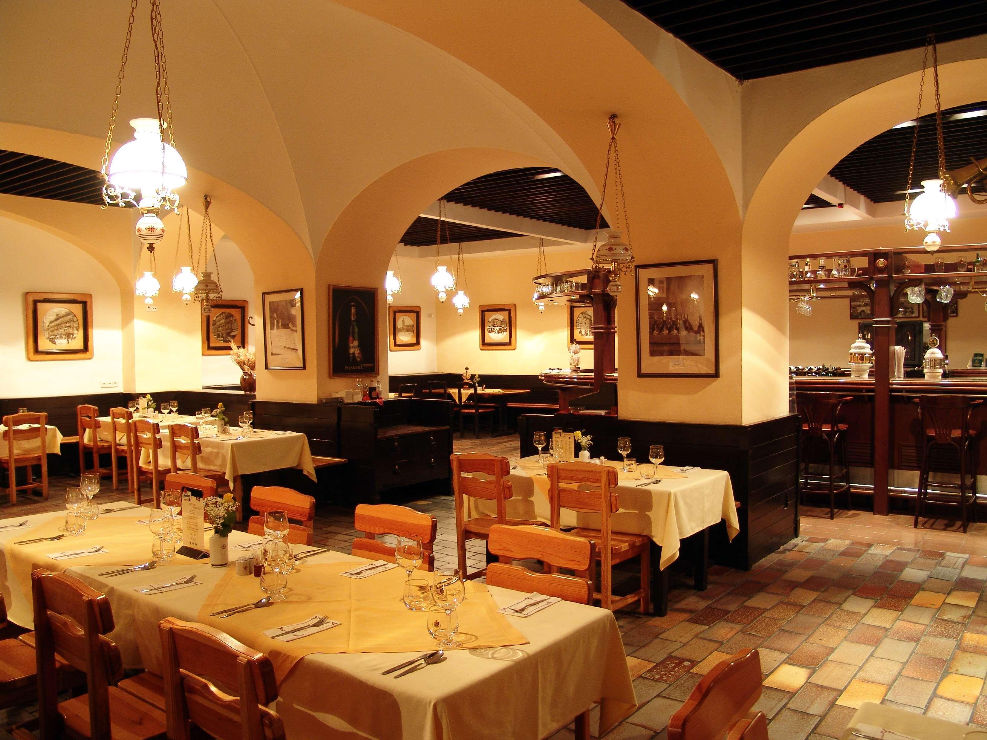 Ambassador Zlata Husa Prag Eksteriør billede Restaurant interior