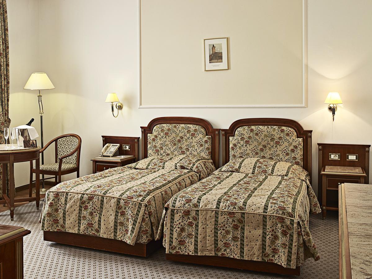 Ambassador Zlata Husa Prag Eksteriør billede A room at the hotel
